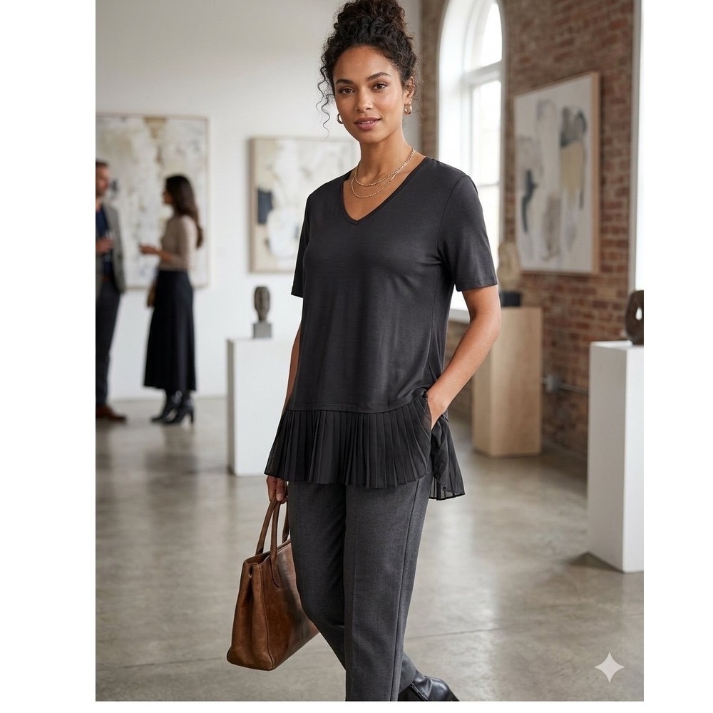 Cupio Black Pleated Hem V-Neck Tunic Top Cutout Back Medium NEW Whimsigoth